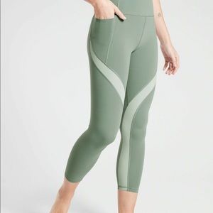 Athleta Salutation Stash 7/8 Colorblock Tight